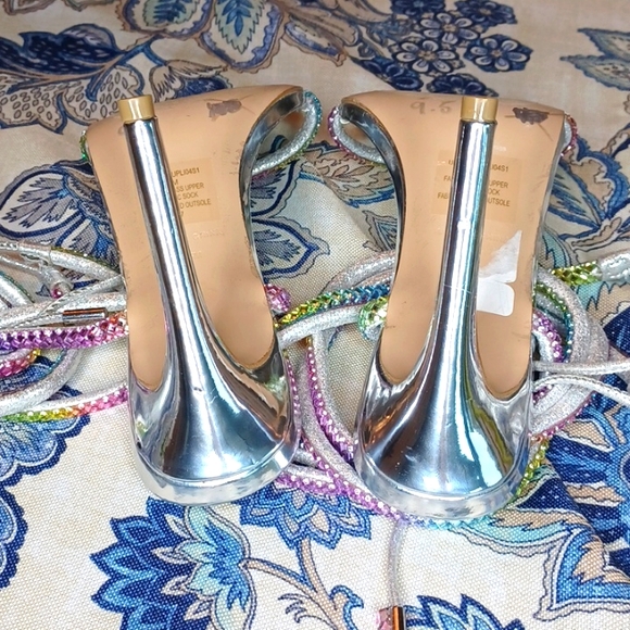 Steve Madden Uplift Rainbow Rhinestone highlace up Silver Heel New SZ 9, 9.5M - Picture 11 of 13
